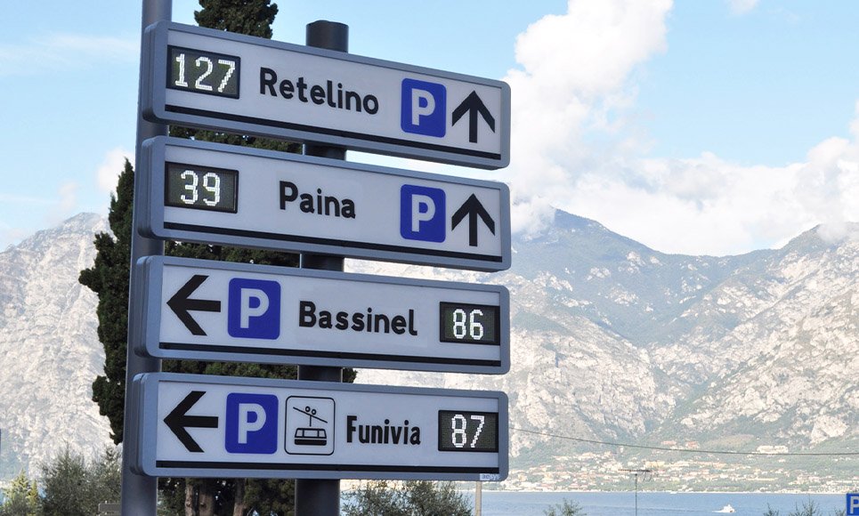 parking guidance, Bassinel, Italy